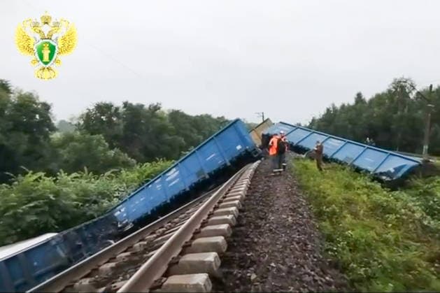 Russland, Güterzug in der Region Perm entgleist