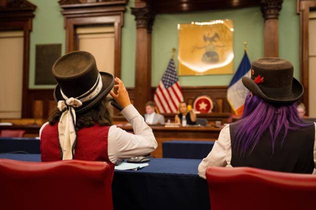 New York, Ausschuss des Stadtrats hält Anhörung zu Gesetzesentwurf für Verbot von Pferdekutschen