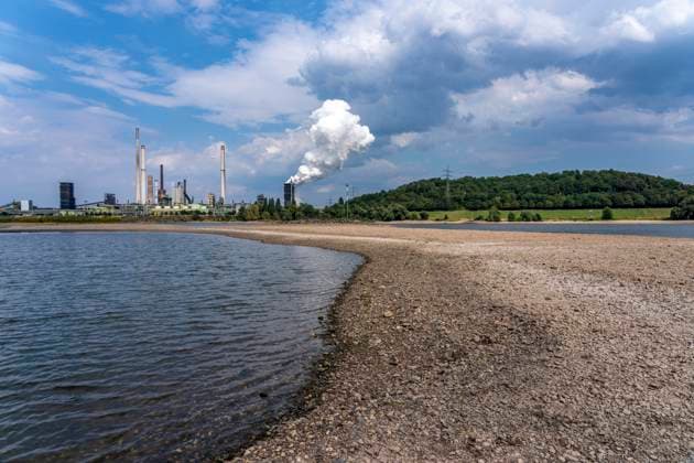 NRW, Rhein führt Niedrigwasser
