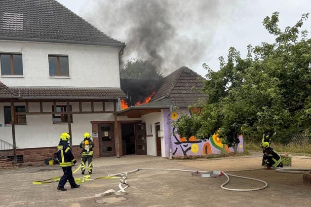 Hessen, Brand in Grundschule in Gondsroth