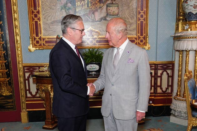 Royals, Großbritannien, König Charles III. verabschiedet Keir Starmer im Buckingham Palace in London