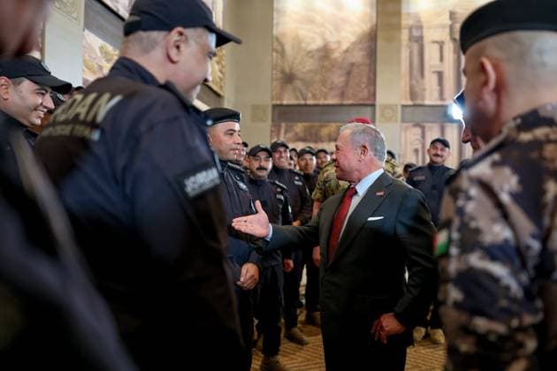 Jordanien, König Abdullah II. von Jordanien trifft Mitglieder des Internationalen Such- und Rettungsteams