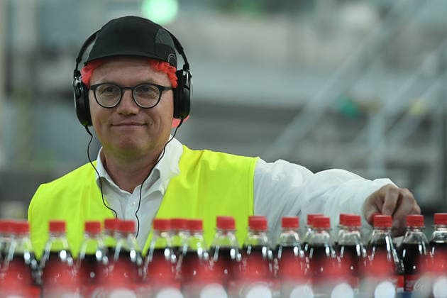 NRW, Jochen Ott besucht Coca-Cola Werk in Mönchengladbach