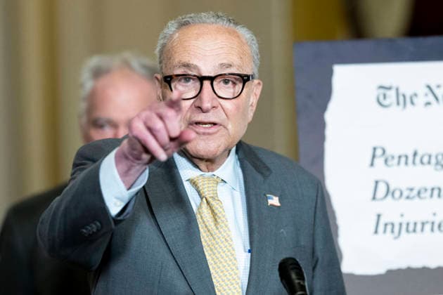 USA, Chuck Schumer bei Pressekonferenz im US-Kapitol in Washington