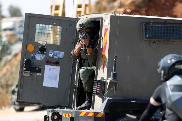 Nahostkonflikt, Jerusalem: Israelische Kräfte reißen Gebäude bei Razzia in Rafat ab