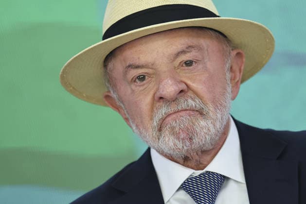 Brasilien, Lula da Silva unterzeichnet Gesetz für Kreditlinie zur Entlastung von Unternehmen nach neuen US-Zöllen in Brasília
