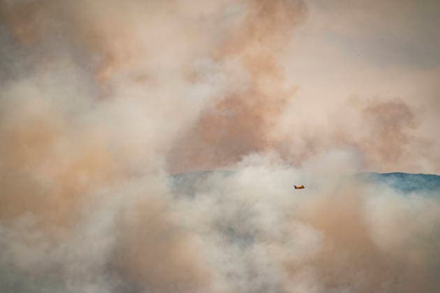 Spanien, Waldbrand bei Segovia, Kastilien und Leon
