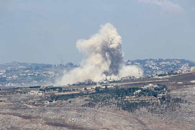 Nahostkonflikt, Lebanon,Gebäudesprengungen durch israelische Kräfte in Kfar Tebnit
