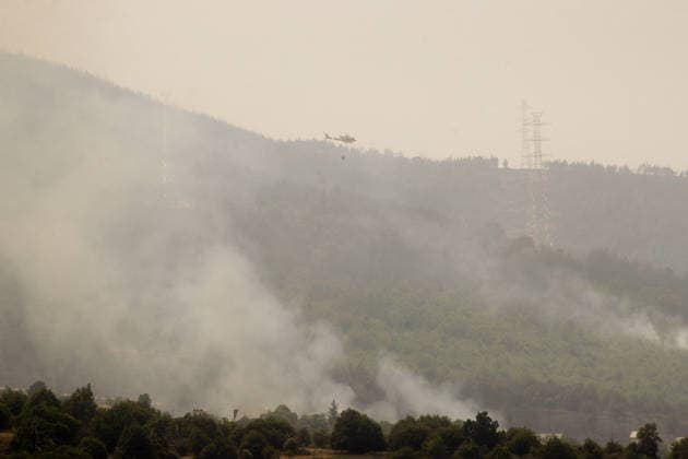 Spanien, Waldbrand bei Castropodame, Kastilien und Leon