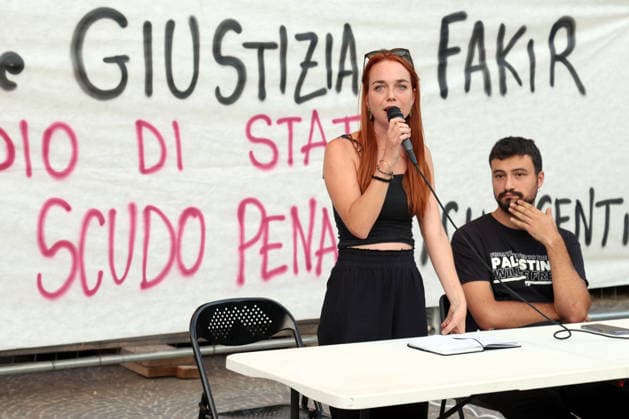 Italien, Kundgebung von Potere al Popolo zum Gedenken an Abderrahim Fakir in Bologna