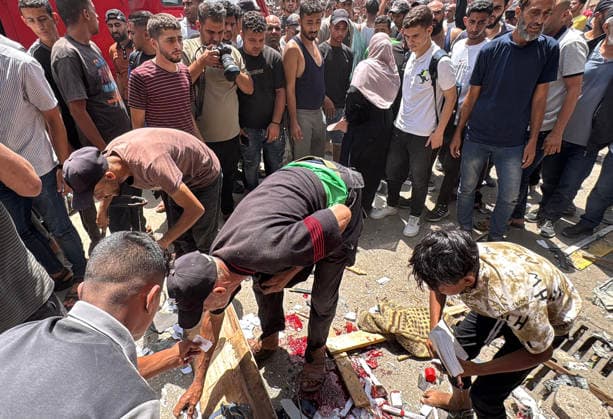 Krieg in Nahost, Israelischer Luftangriff auf Deir al-Balah