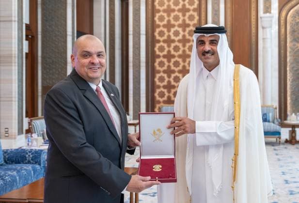 Katar, Scheich Tamim bin Hamad Al Thani trifft Ferenc Krom in Doha