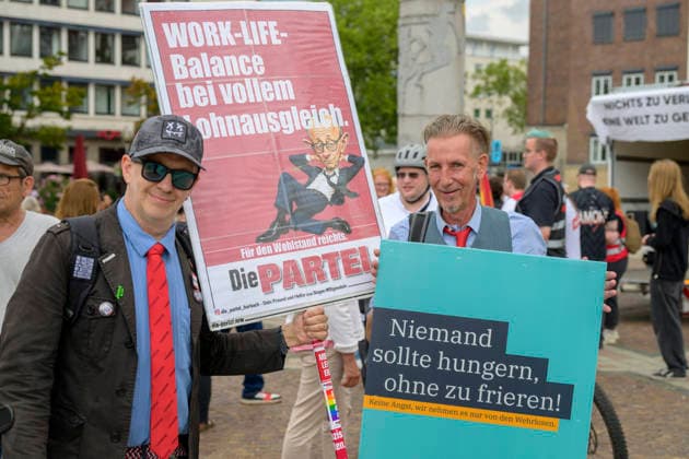 NRW, Demo auf dem Friedensplatz in Dortmund