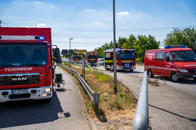 Hessen, Brand in einer Lagerhalle in Bad Soden