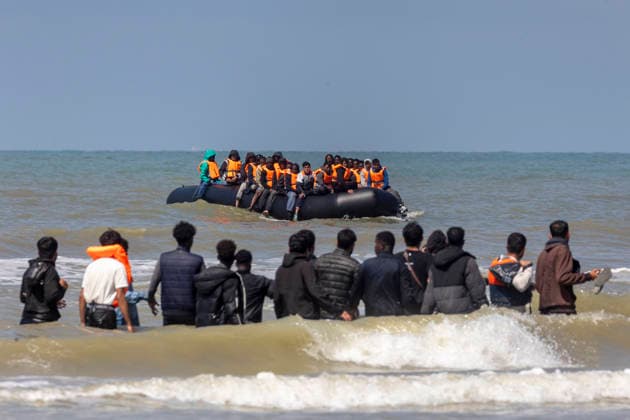 Frankreich, Migranten auf dem Weg über den Ärmelkanal von Hardelot-Plage