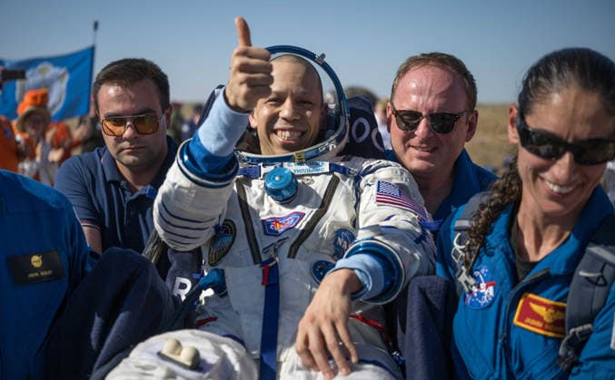 Kasachstan, US-Russland Crew der Soyuz MS-28 sicher gelandet