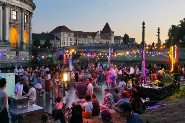 Berlin, Tanzabend im Monbijoupark