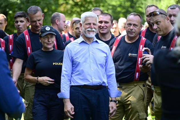 Tschechien, Präsident Petr Pavel trifft USAR-Rettungsteam in Prag