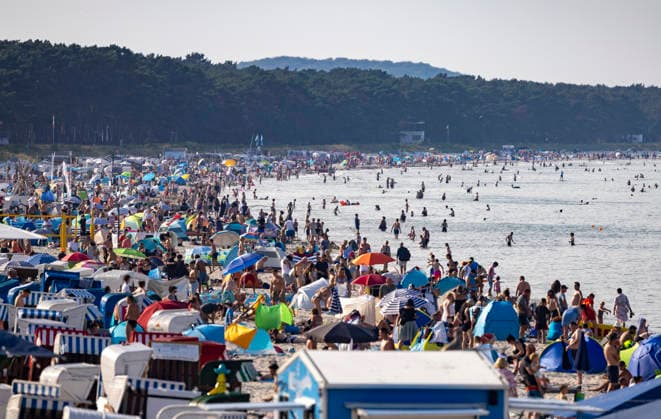 Mecklenburg-Vorpommern, Sommertag am Ostseestrand in Binz