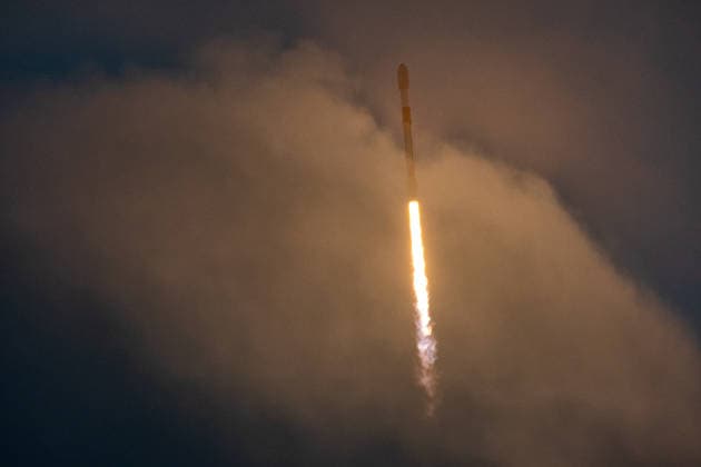 USA, SpaceX Falcon 9-Rakete startet in Lompoc