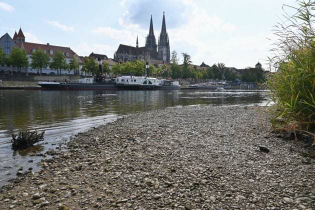 Bayern, Donau-Niedrigwasser in Regensburg