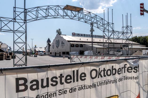 Oktoberfest in München, Beginn der Aufbauarbeiten