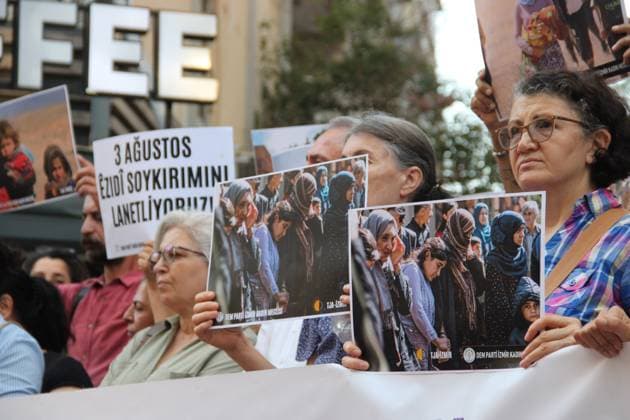 Türkei, Demonstration zum Jahrestag des Genozids an den Jesiden in Izmir