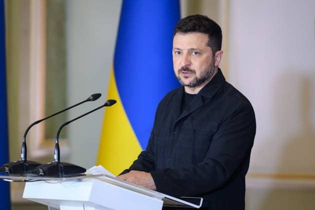 Ukraine, Wolodymyr Selenskyj bei Treffen der ukrainischen Auslandsvertretungen in Kyjiw
