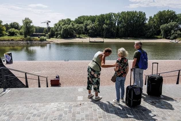 Niederlande, Ersatzbusse für Rheinkreuzfahrten wegen Niedrigwasser in Arnhem