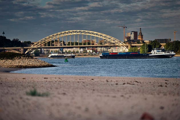 Niederlande, Waal-Niedrigwasser in Nijmegen