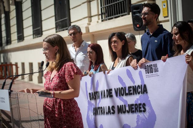 Spanien, Schweigeminute für Femizid-Opfer in Madrid