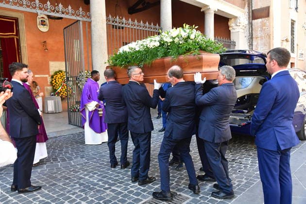 Italien, Beerdigung von Luigi Cavallari