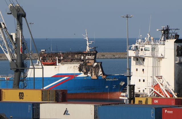 Türkei, von Drohnen beschädigter Frachter Nadeschda im Hafen von Samsun