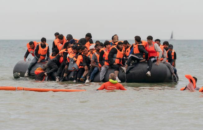 Ärmelkanal, Boot mit Geflüchteten nahe Ecault, Frankreich