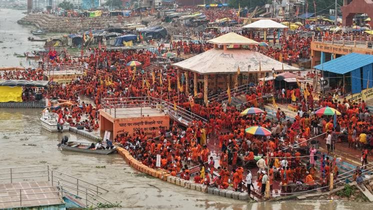 Indien, Pilger am Ganges in Prayagraj, Uttar Pradesch