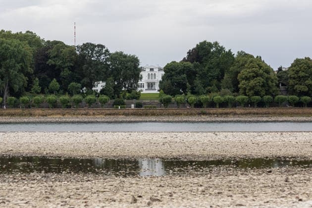 NRW, Rhein-Niedrigwasser in Bonn