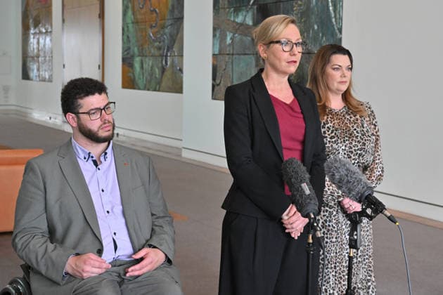 Australien, Pressekonferenz im Parlamentsgebäude von Canberra