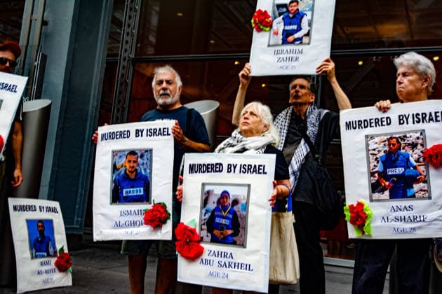 USA, Demonstration in Gedenken an den in Gaza getöteten Journalisten Anas al-Sharif in New York
