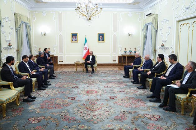 Krieg in Nahost, Vorbereitungen für Friedensgespräche mit Präsident Massud Peseschkian