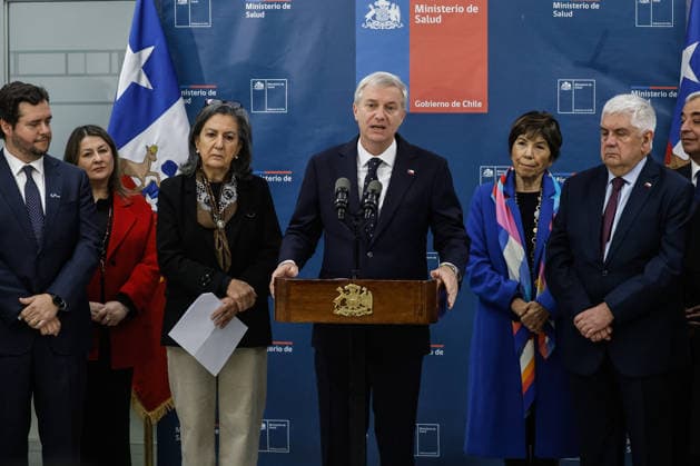 Chile, Jose Antonio Kast kündigt Abkommen zur Wartelisten-Behandlung in Santiago an