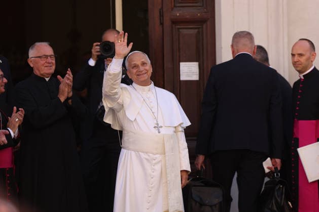 Italien, Papst Leo XIV. bei Mariä-Himmelfahrt-Messe in Castel Gandolfo