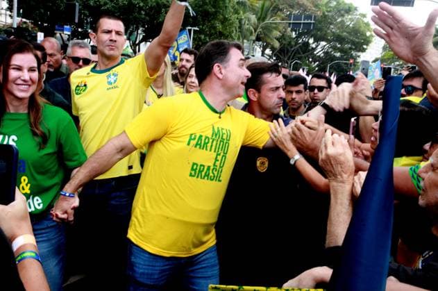 Brasilien, Flavio Bolsonaro im Wahlkampf in Rio de Janeiro