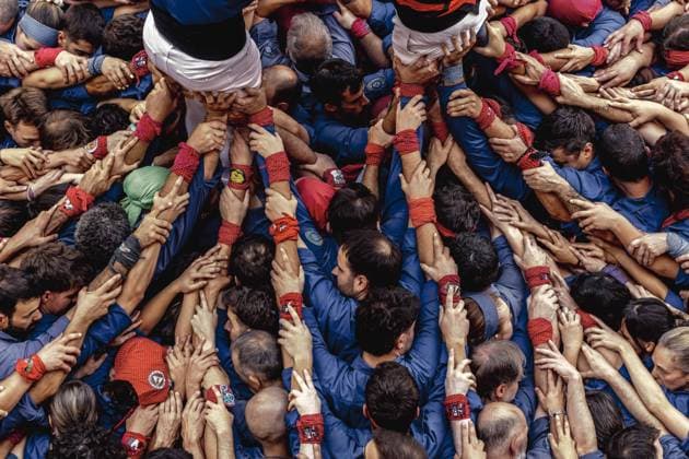 Spanien, Castellers bei Festa Major de Gracia in Barcelona