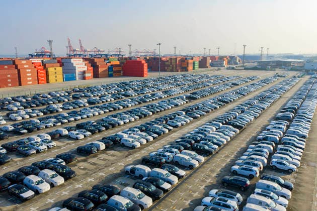 China, Autoexport im Hafen von Nanjing
