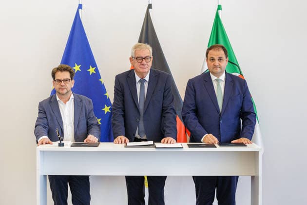 NRW, Unterzeichnung gemeinsames Bekenntnis zur Bewerbung KölnRheinRuhr in Düsseldorf