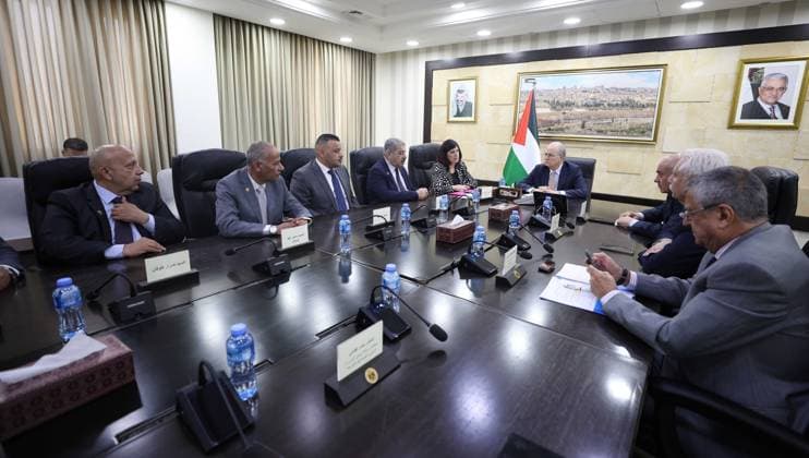 Westjordanland, Mohammad Mustafa trifft Anan al-Atira zu Gesprächen in Ramallah