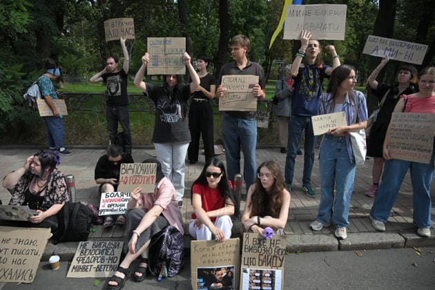 Ukraine, Protest gegen die Absetzung von Verteidigungsminister Mychajlo Fedorow in Kyjiw
