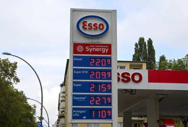 Berlin, Preistafeln an Tankstellen