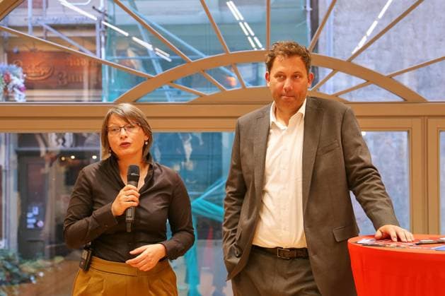 Sachsen-Anhalt, Lars Klingbeil und Katja Pähle in der Regionalgeschäftsstelle der SPD zu Boulette und Bier in Halle an der Saale