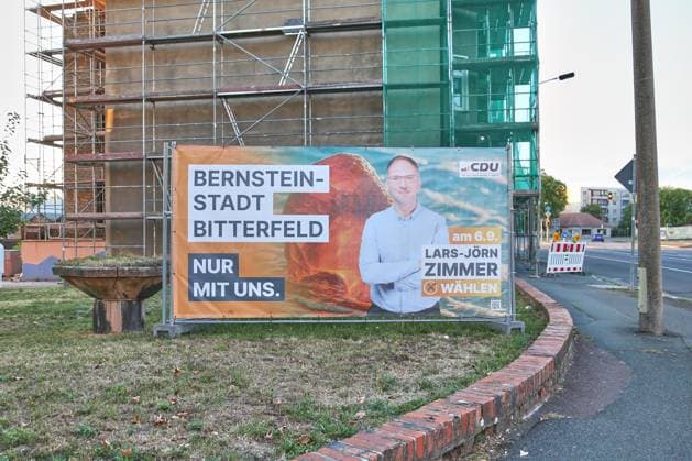 Sachsen-Anhalt, Plakate zur Landtagswahl in Bitterfeld-Wolfen